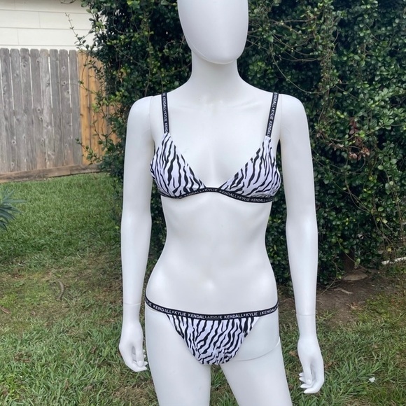 💋NWT KENDALL & Kylie Animal Print Logo Tape Bikini 2 Piece Set - Picture 1 of 9